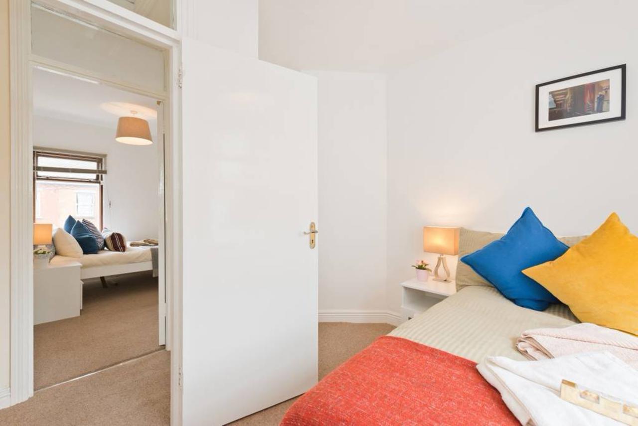 2 Bedroom Riverside Apartment Sleeps 5 더블린 외부 사진
