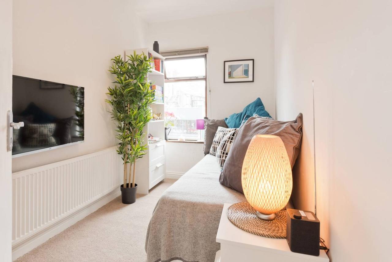 2 Bedroom Riverside Apartment Sleeps 5 더블린 외부 사진